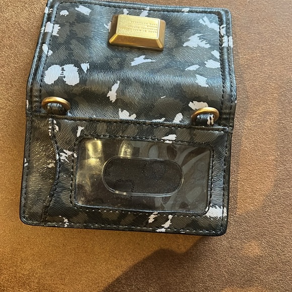 Marc by Marc Jacobs Mini Wallet Phone Purse - Picture 6 of 8